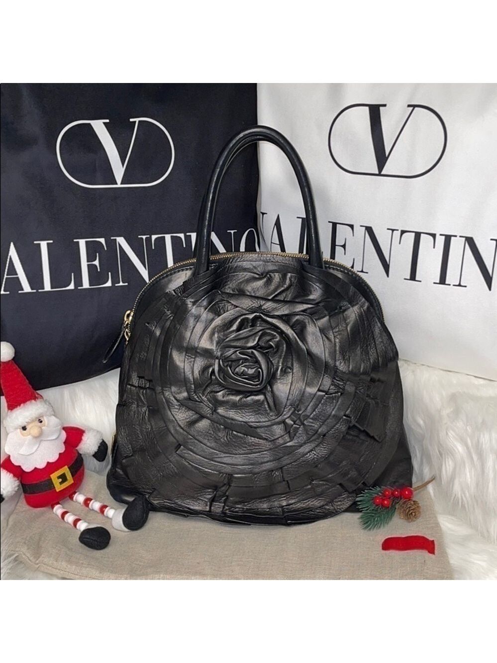 AUTHENTIC VALENTINO GARAVANI PETALE BLACK NAPPA LEATHER ROSETTE DOME BAG - Picture 3 of 14